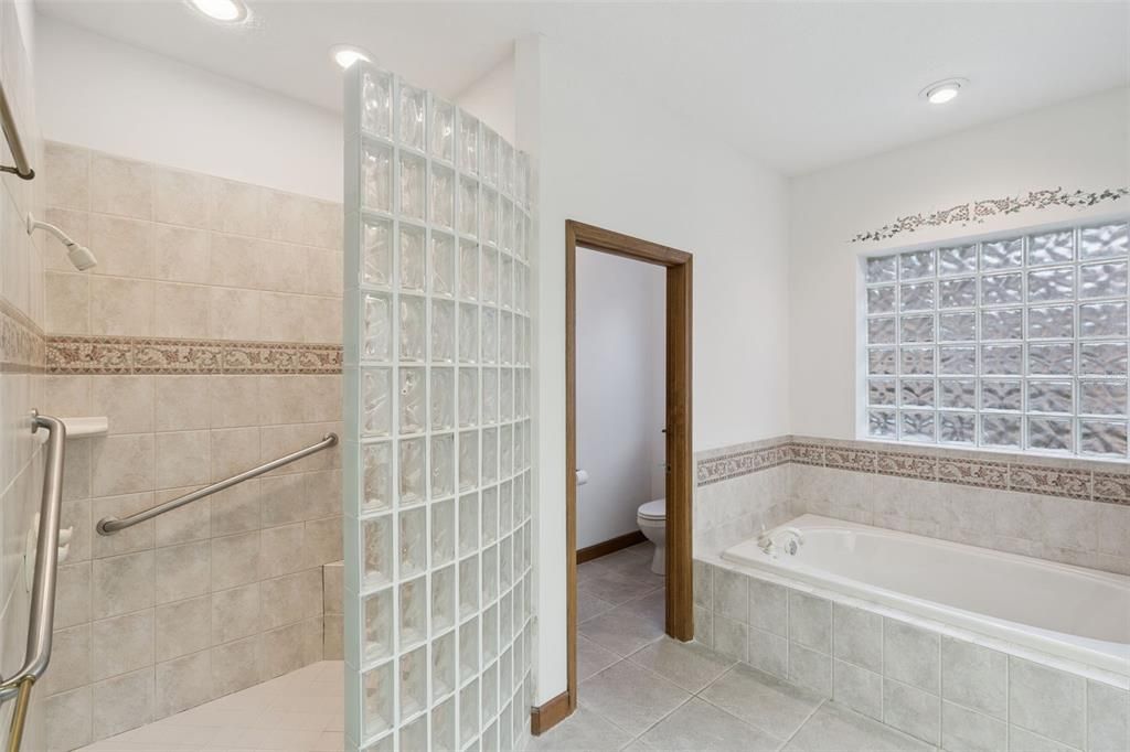 En Venta: $575,000 (3 camas, 3 baños, 2778 Pies cuadrados)