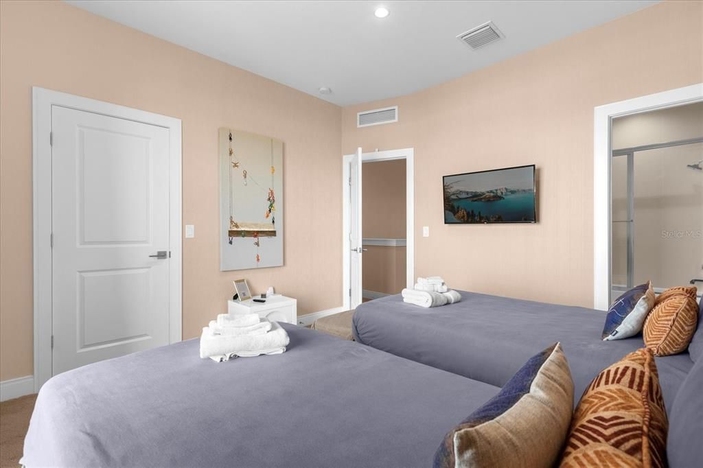 На продажу: $415,000 (3 спален, 3 ванн, 2268 Квадратных фут)