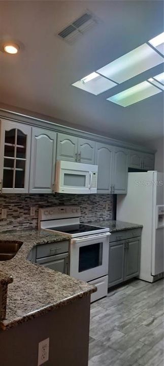 В аренду: $2,050 (3 спален, 2 ванн, 1643 Квадратных фут)