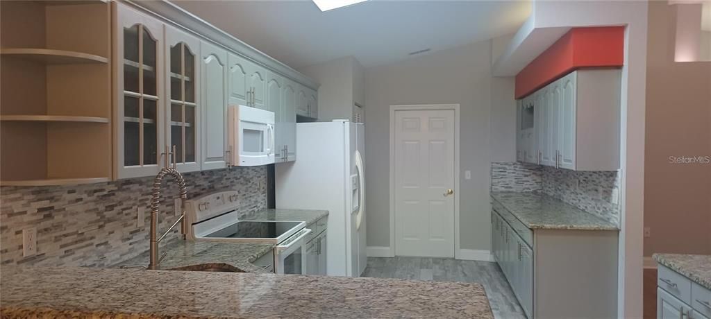 В аренду: $2,050 (3 спален, 2 ванн, 1643 Квадратных фут)