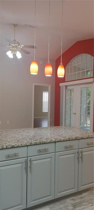 В аренду: $2,050 (3 спален, 2 ванн, 1643 Квадратных фут)