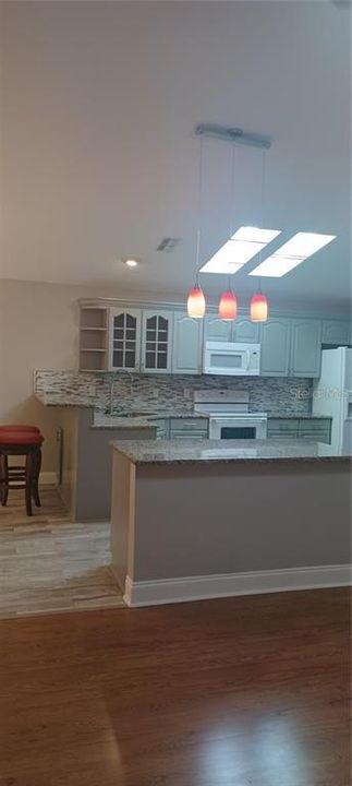 В аренду: $2,050 (3 спален, 2 ванн, 1643 Квадратных фут)