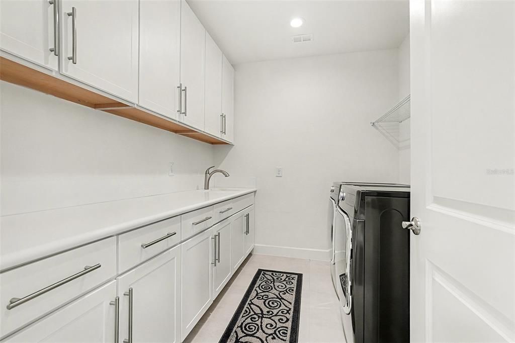 For Sale: $999,998 (5 beds, 5 baths, 3365 Square Feet)