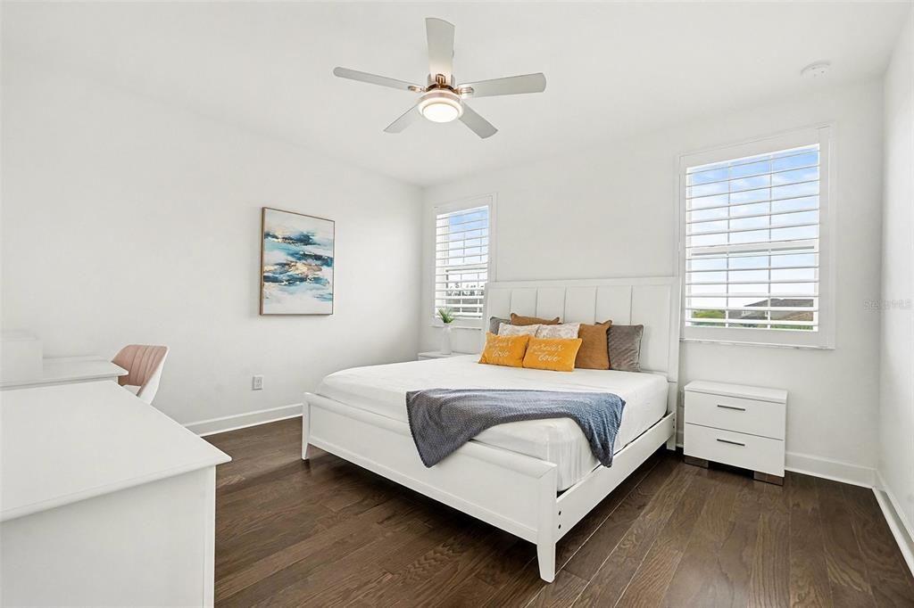 For Sale: $999,998 (5 beds, 5 baths, 3365 Square Feet)