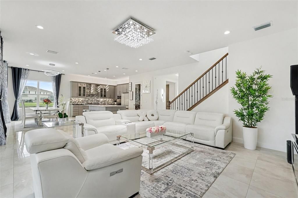 For Sale: $999,998 (5 beds, 5 baths, 3365 Square Feet)