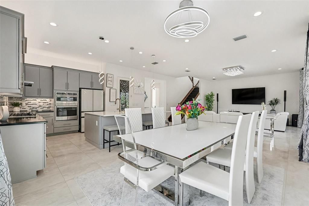 For Sale: $999,998 (5 beds, 5 baths, 3365 Square Feet)