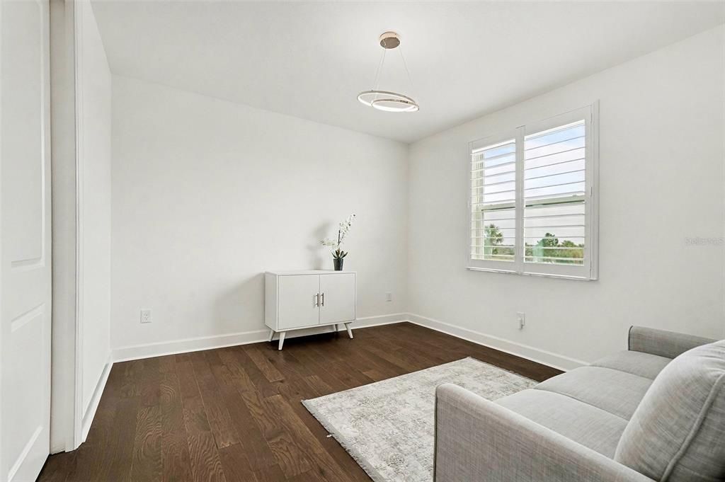 For Sale: $999,998 (5 beds, 5 baths, 3365 Square Feet)