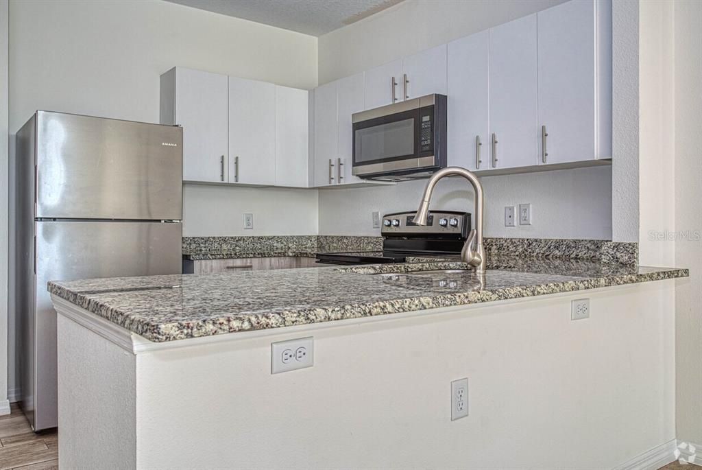 На продажу: $219,000 (2 спален, 0 ванн, 1030 Квадратных фут)