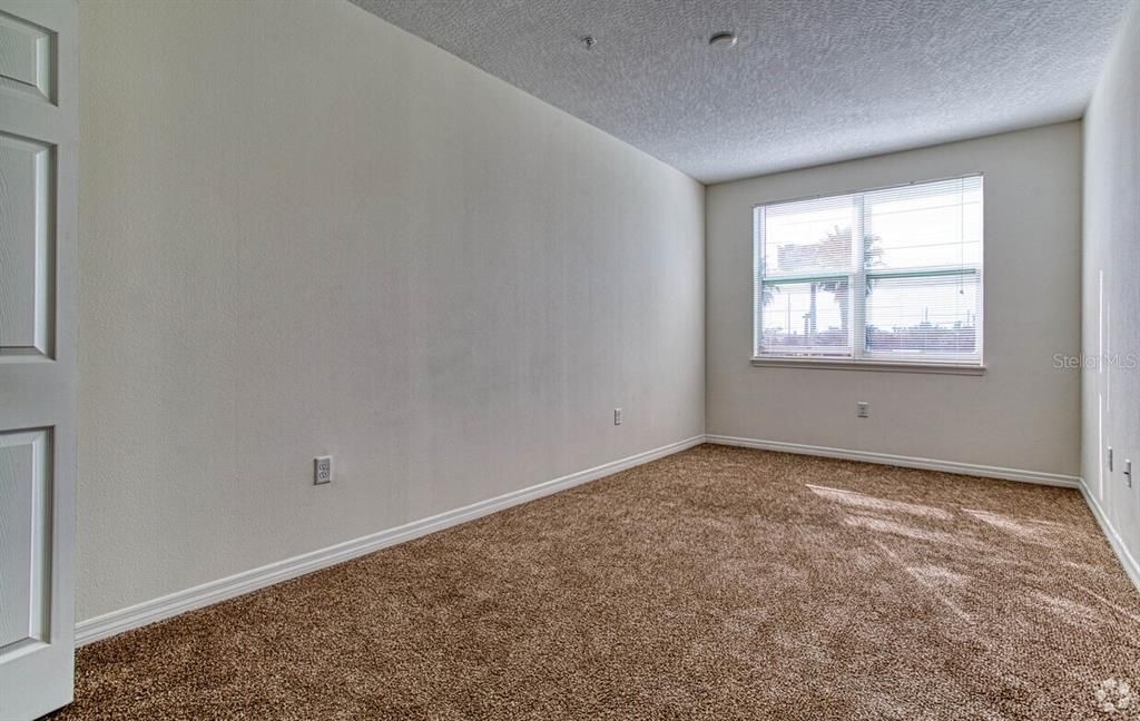 На продажу: $219,000 (2 спален, 0 ванн, 1030 Квадратных фут)