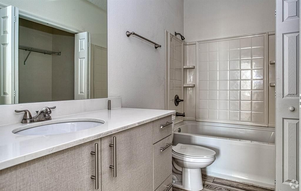 На продажу: $219,000 (2 спален, 0 ванн, 1030 Квадратных фут)