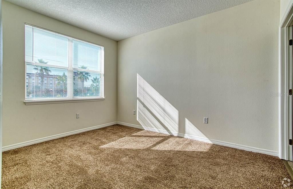 На продажу: $219,000 (2 спален, 0 ванн, 1030 Квадратных фут)