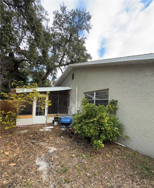 For Rent: $2,400 (2 beds, 2 baths, 1095 Square Feet)