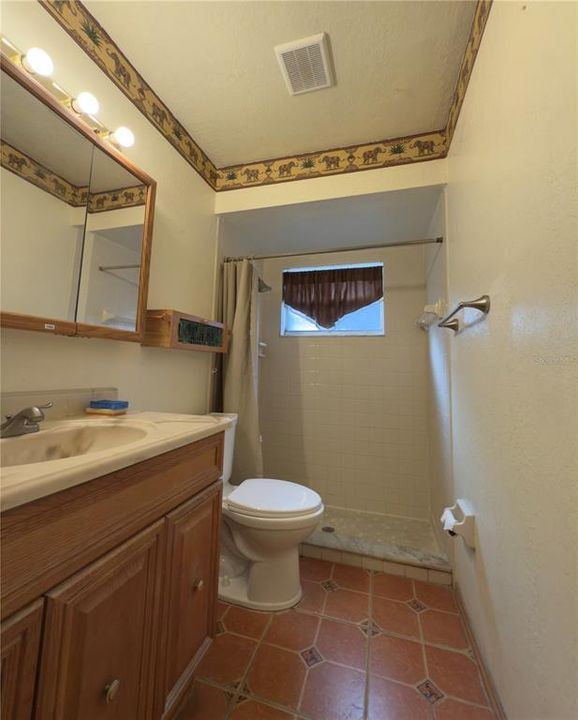 For Rent: $2,400 (2 beds, 2 baths, 1095 Square Feet)