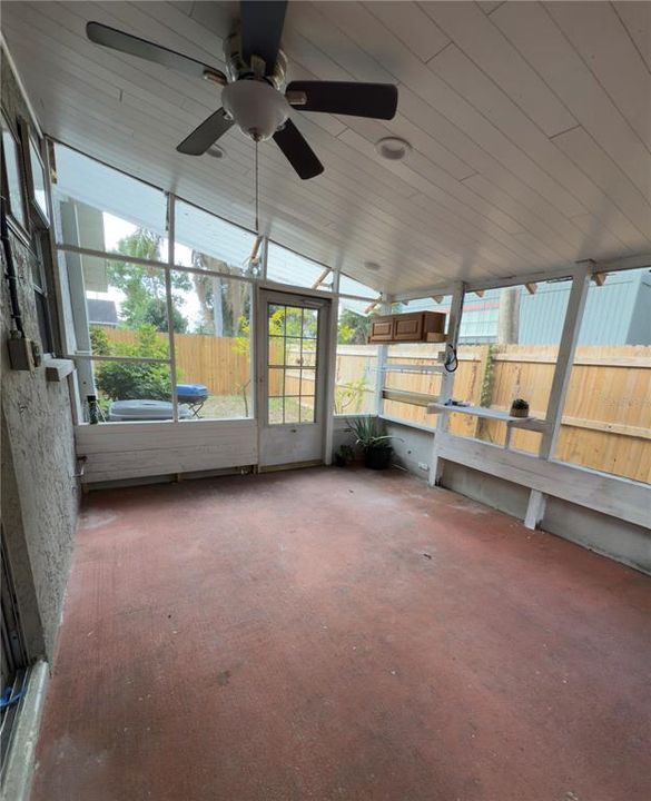 For Rent: $2,400 (2 beds, 2 baths, 1095 Square Feet)