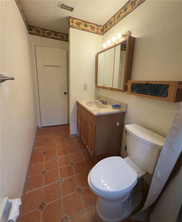 For Rent: $2,400 (2 beds, 2 baths, 1095 Square Feet)