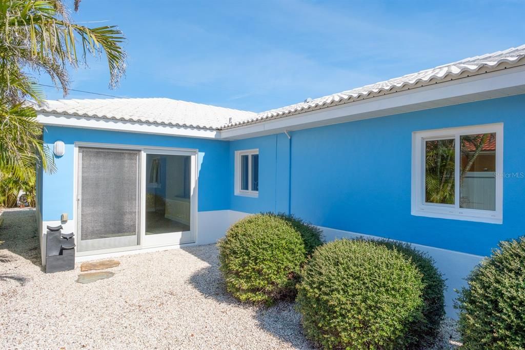 待售: $670,000 (2 贝兹, 2 浴室, 1604 平方英尺)