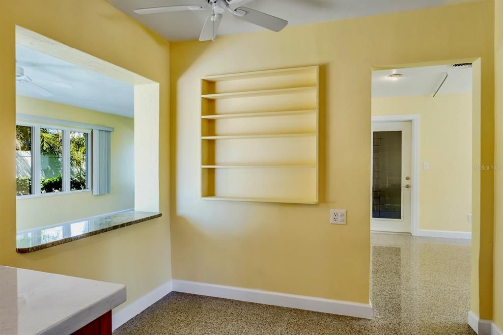 待售: $670,000 (2 贝兹, 2 浴室, 1604 平方英尺)