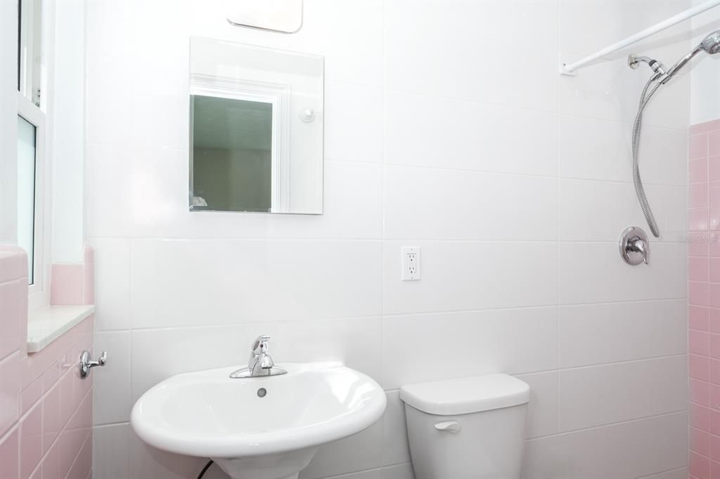 待售: $670,000 (2 贝兹, 2 浴室, 1604 平方英尺)