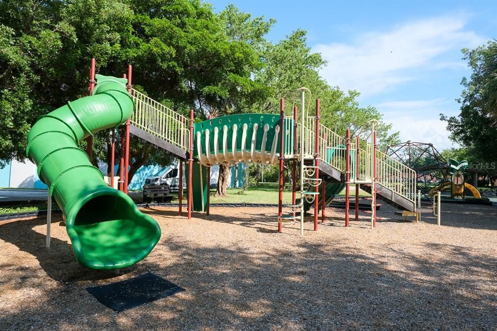 待售: $670,000 (2 贝兹, 2 浴室, 1604 平方英尺)