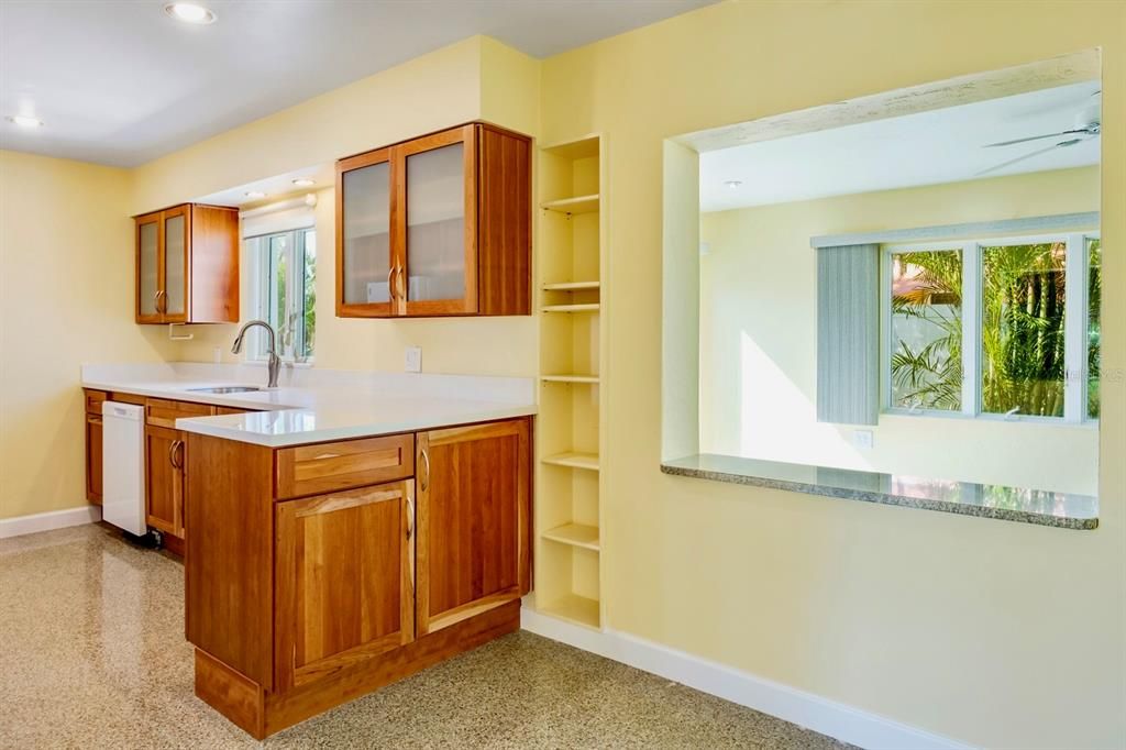 待售: $670,000 (2 贝兹, 2 浴室, 1604 平方英尺)