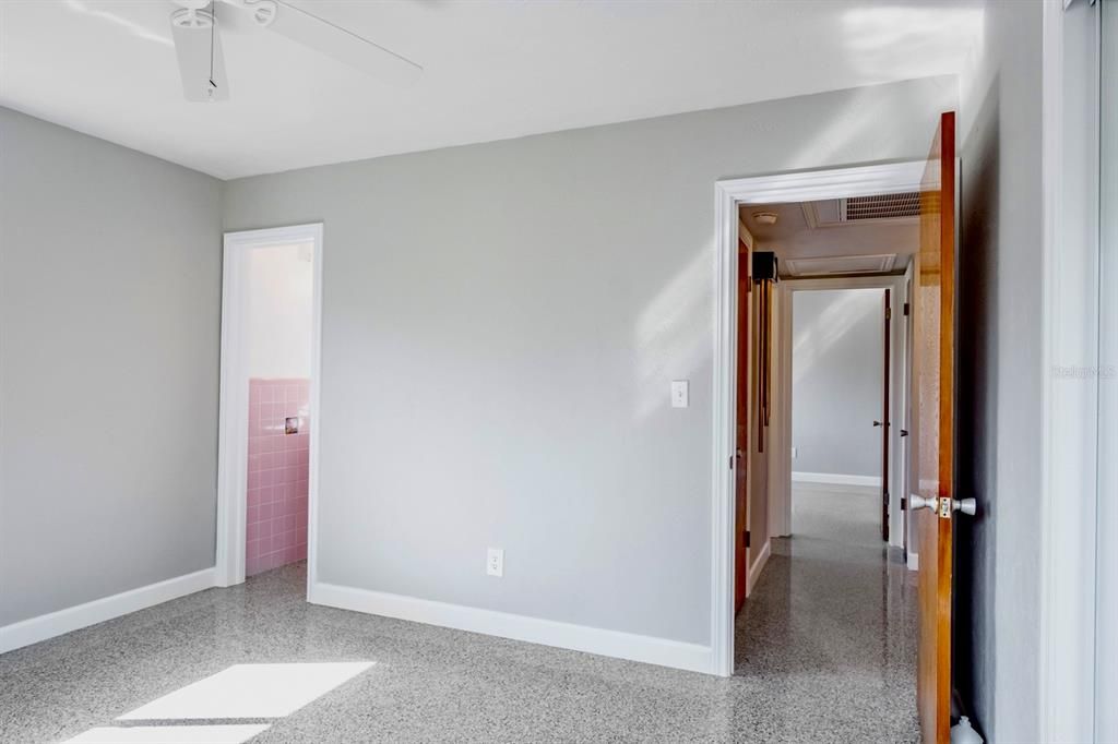 待售: $670,000 (2 贝兹, 2 浴室, 1604 平方英尺)