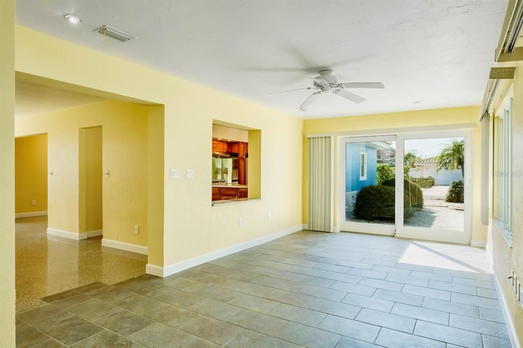 待售: $670,000 (2 贝兹, 2 浴室, 1604 平方英尺)