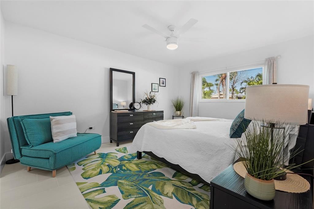 For Rent: $4,500 (2 beds, 2 baths, 900 Square Feet)