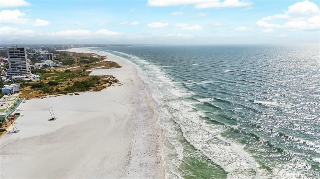 For Rent: $4,500 (2 beds, 2 baths, 900 Square Feet)