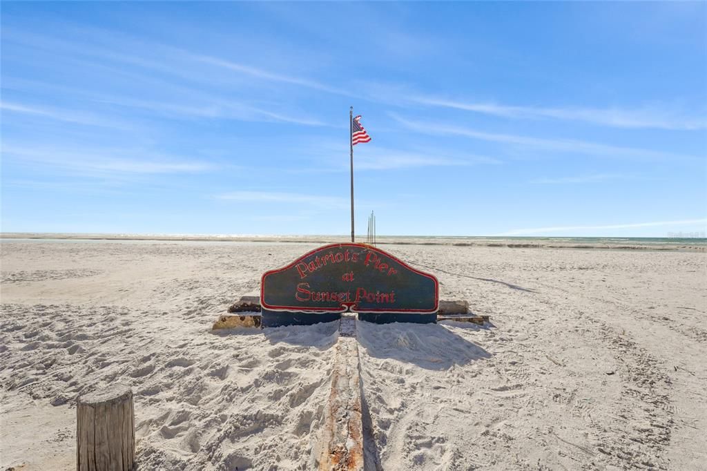 For Rent: $4,500 (2 beds, 2 baths, 900 Square Feet)