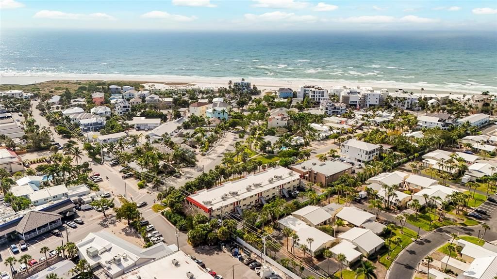 For Rent: $4,500 (2 beds, 2 baths, 900 Square Feet)