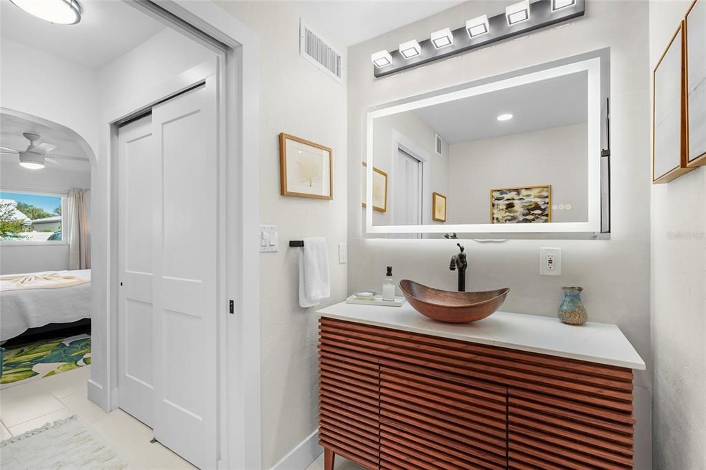 For Rent: $4,500 (2 beds, 2 baths, 900 Square Feet)