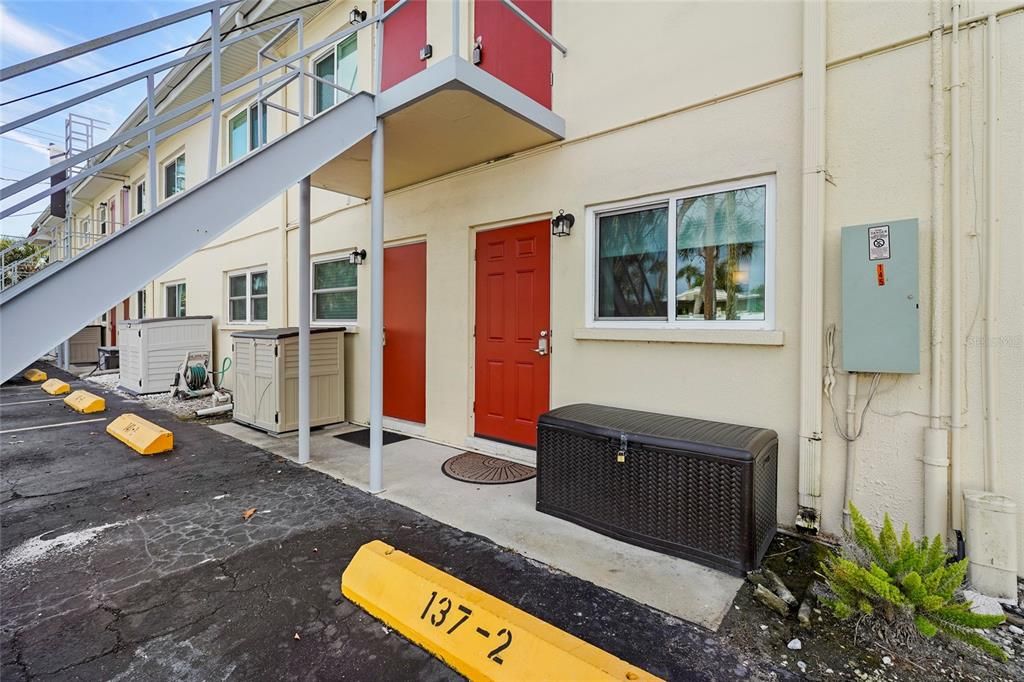 For Rent: $4,500 (2 beds, 2 baths, 900 Square Feet)