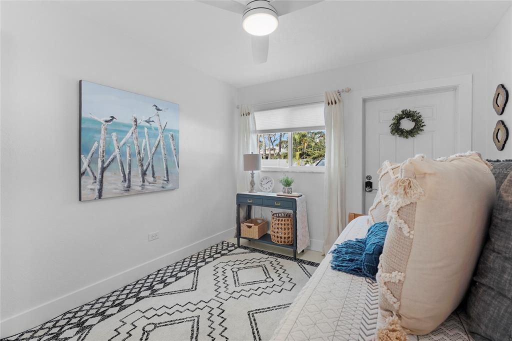 For Rent: $4,500 (2 beds, 2 baths, 900 Square Feet)