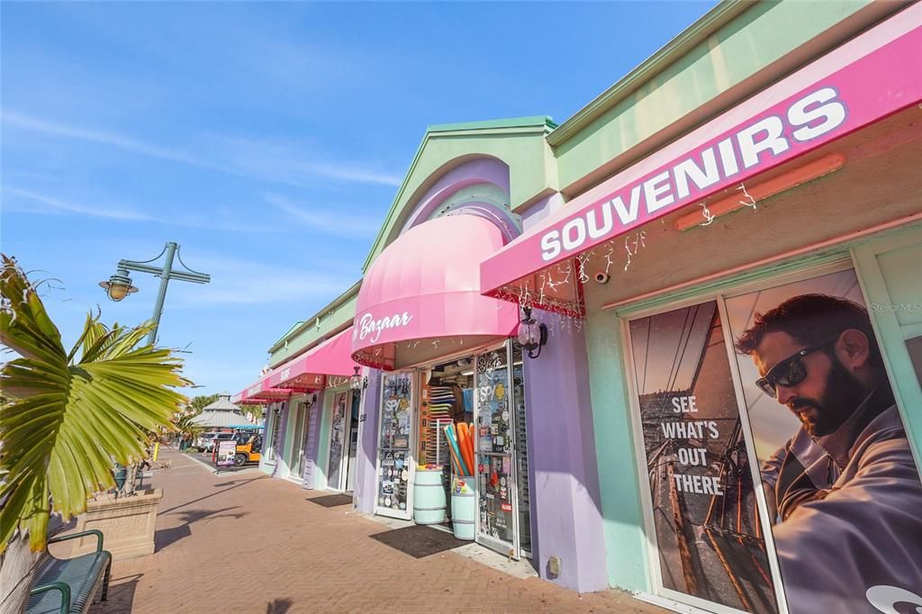 For Rent: $4,500 (2 beds, 2 baths, 900 Square Feet)