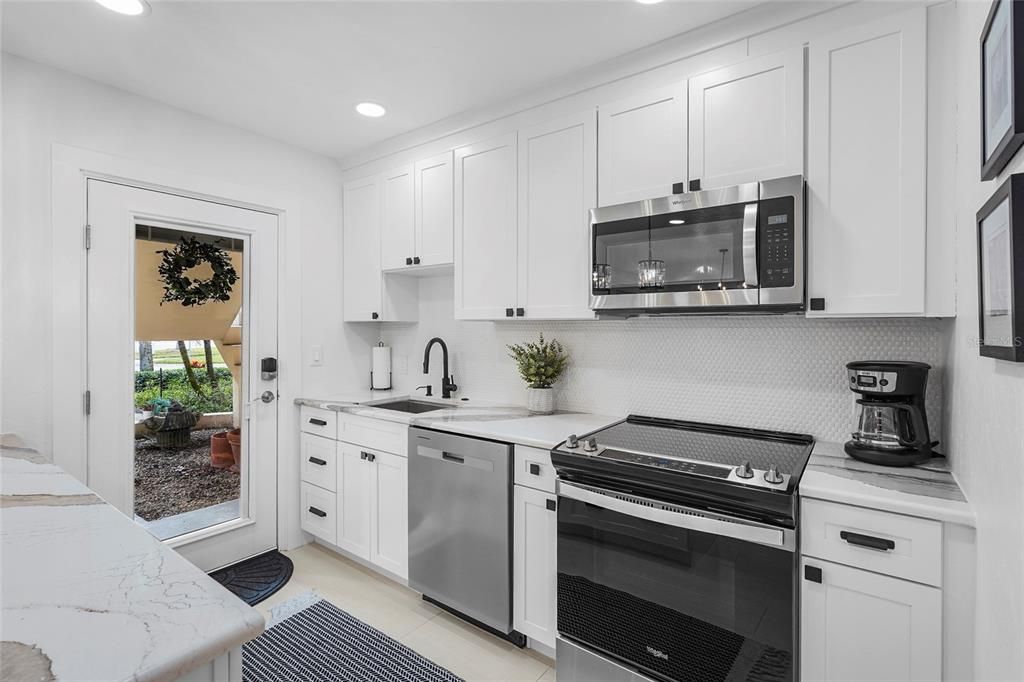 For Rent: $4,500 (2 beds, 2 baths, 900 Square Feet)