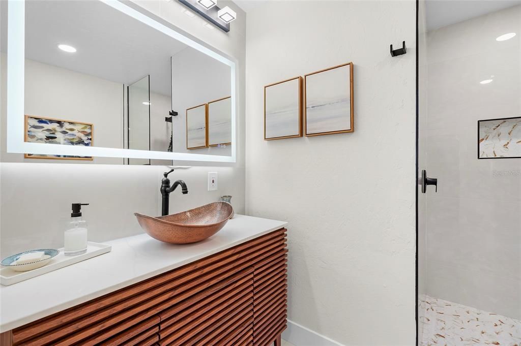 For Rent: $4,500 (2 beds, 2 baths, 900 Square Feet)