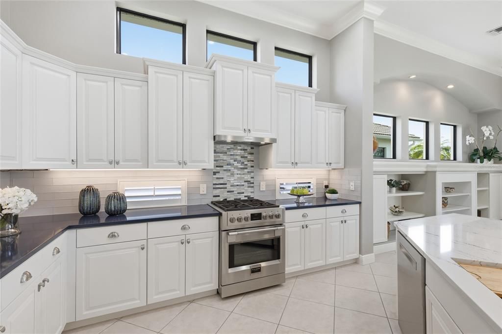 For Sale: $929,900 (3 beds, 3 baths, 2658 Square Feet)