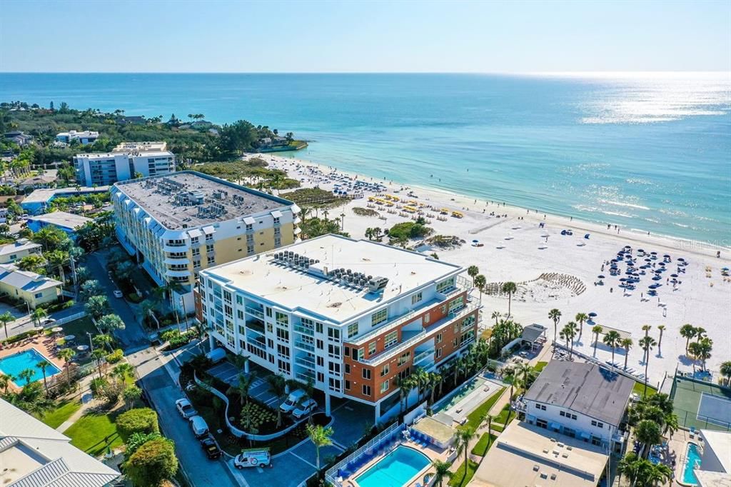 На продажу: $5,195,000 (3 спален, 3 ванн, 2631 Квадратных фут)