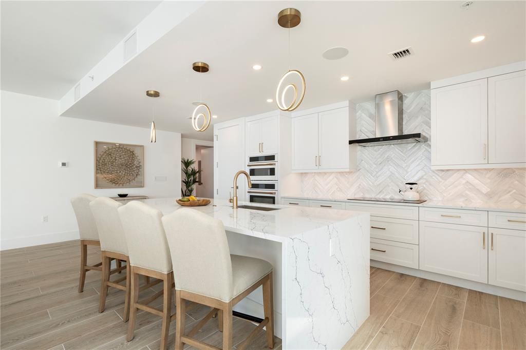 На продажу: $5,195,000 (3 спален, 3 ванн, 2631 Квадратных фут)