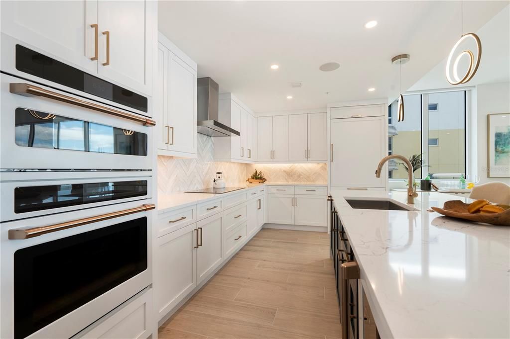 На продажу: $5,195,000 (3 спален, 3 ванн, 2631 Квадратных фут)