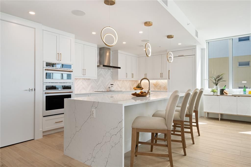 На продажу: $5,195,000 (3 спален, 3 ванн, 2631 Квадратных фут)