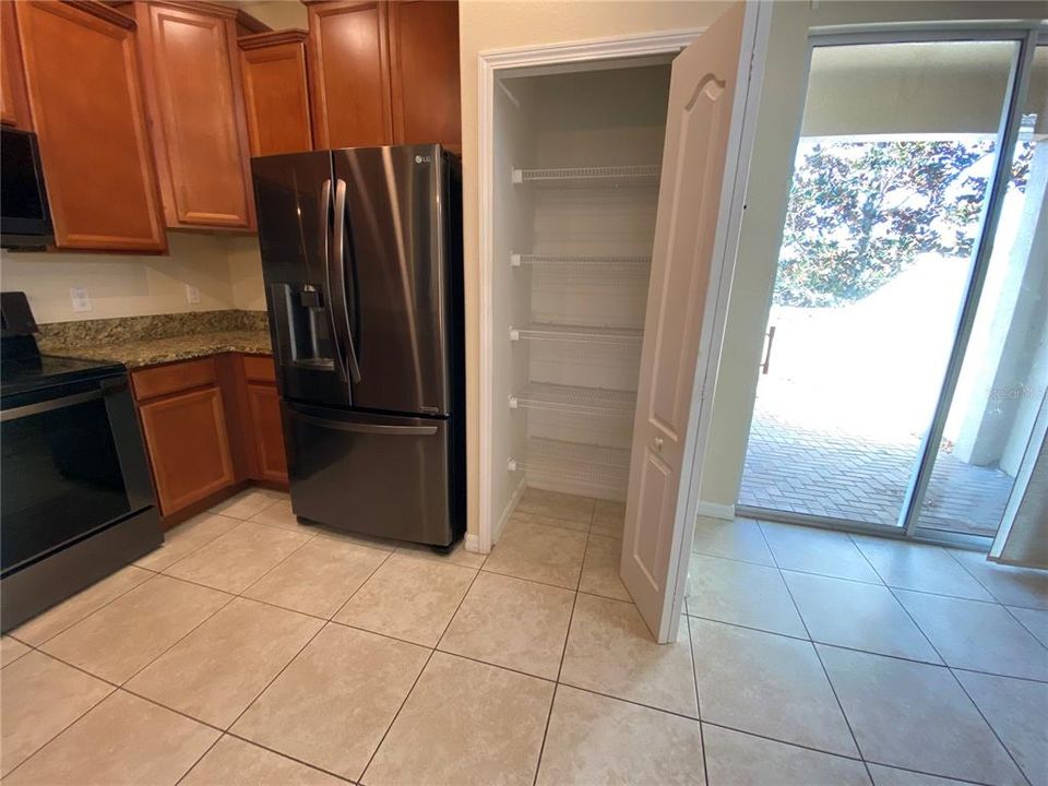 For Rent: $2,100 (3 beds, 2 baths, 1666 Square Feet)