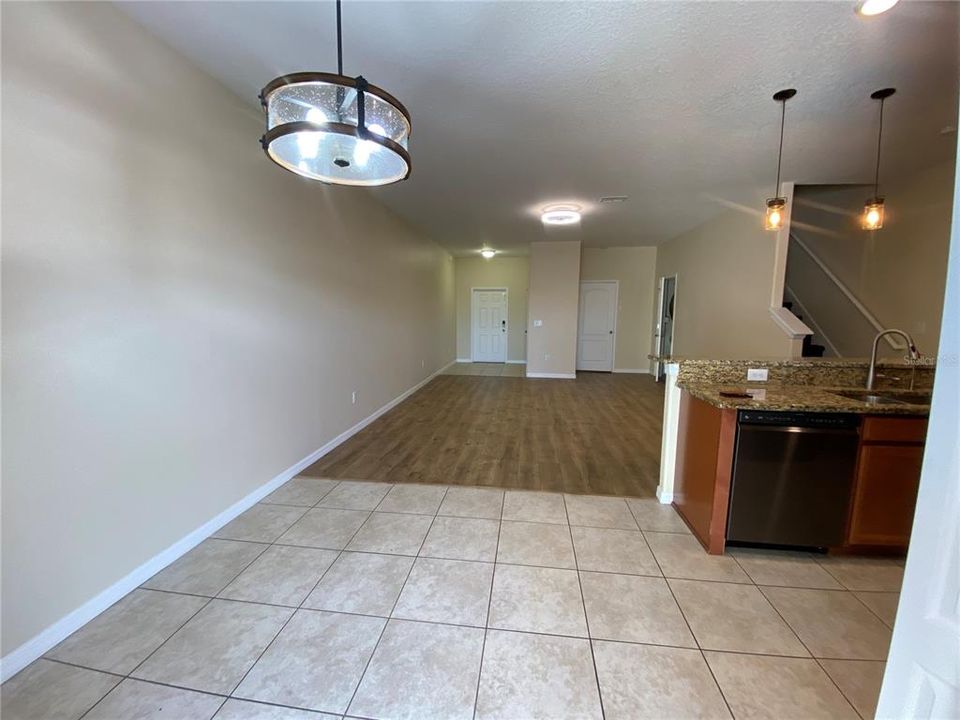 For Rent: $2,100 (3 beds, 2 baths, 1666 Square Feet)