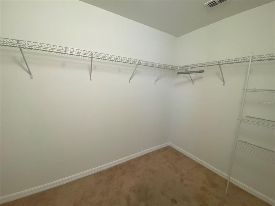 For Rent: $2,100 (3 beds, 2 baths, 1666 Square Feet)