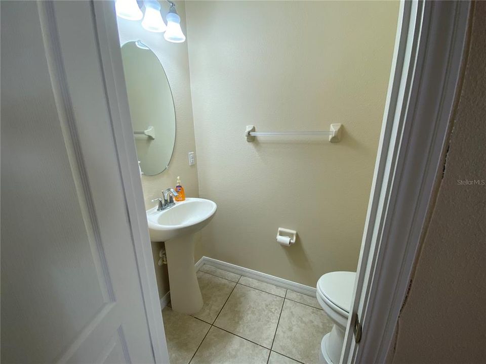 For Rent: $2,100 (3 beds, 2 baths, 1666 Square Feet)