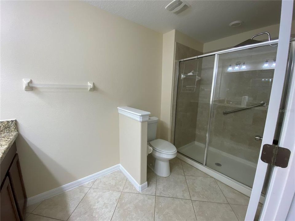 For Rent: $2,100 (3 beds, 2 baths, 1666 Square Feet)