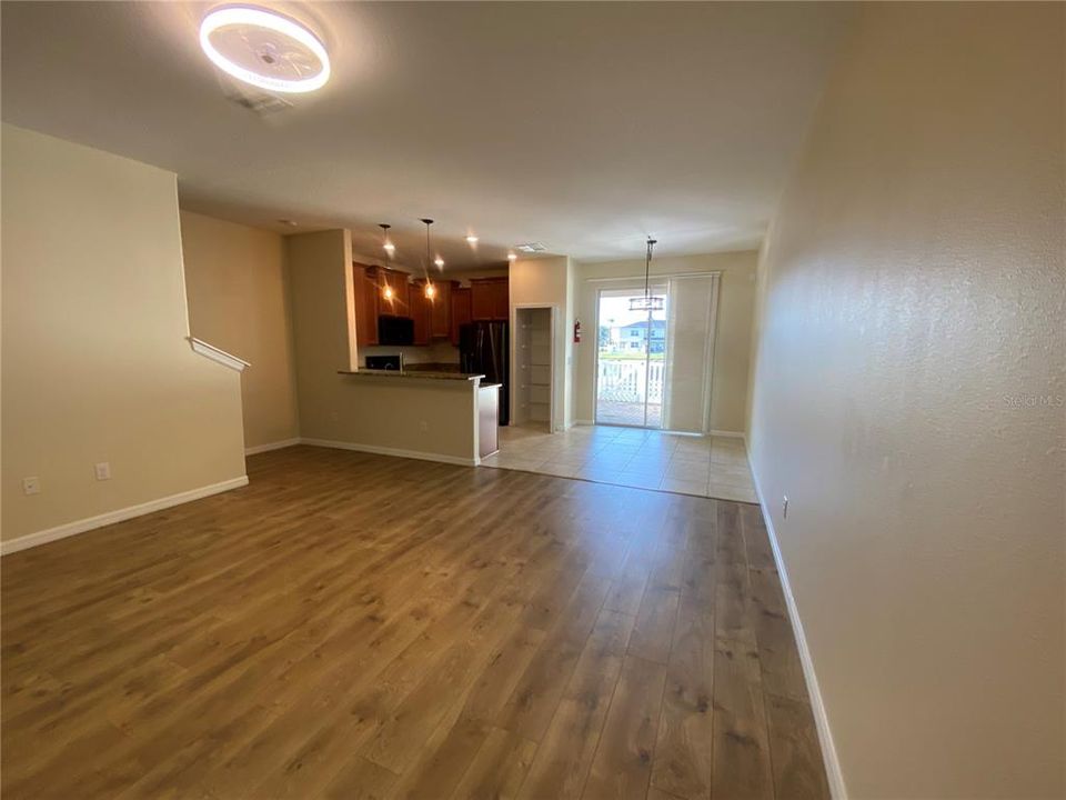 For Rent: $2,100 (3 beds, 2 baths, 1666 Square Feet)