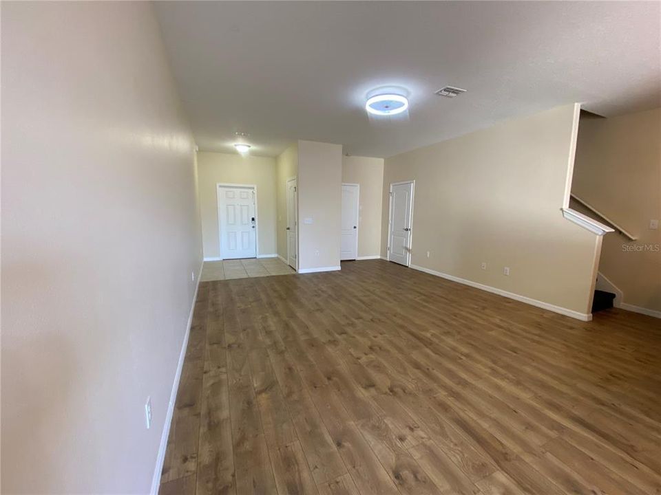 For Rent: $2,100 (3 beds, 2 baths, 1666 Square Feet)