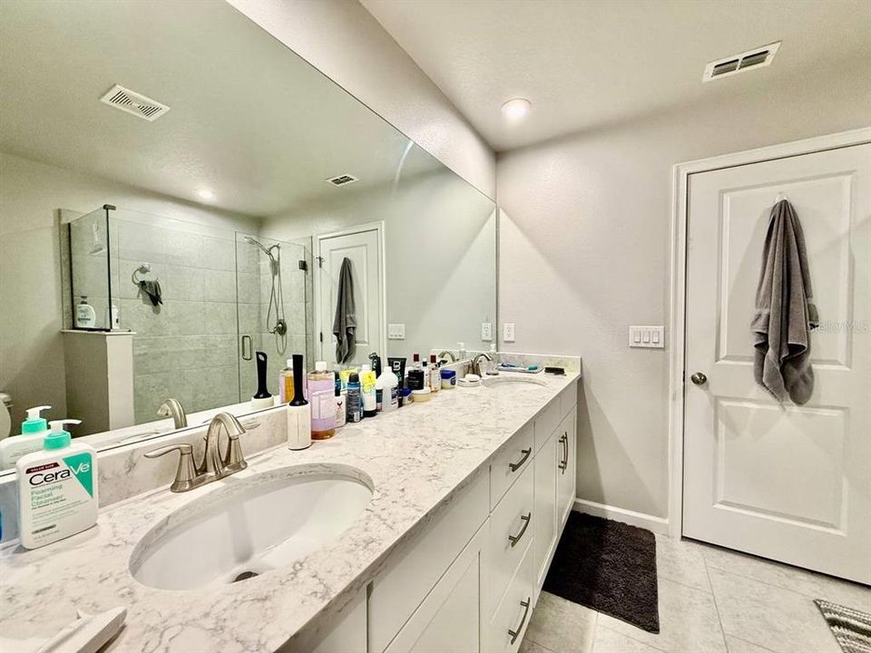 For Rent: $2,900 (3 beds, 2 baths, 1716 Square Feet)