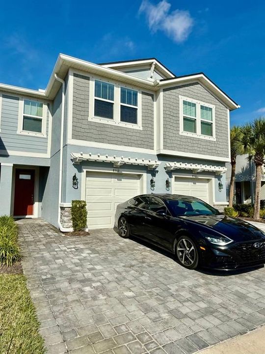 For Rent: $2,900 (3 beds, 2 baths, 1716 Square Feet)